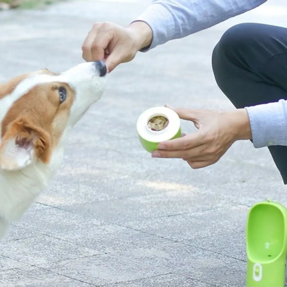 Pet Supplies 2-in-1 Pet Water Bottle Portable Plastic Pet Drinking Feeder Leakproof Pet Food Feeder Outdoor