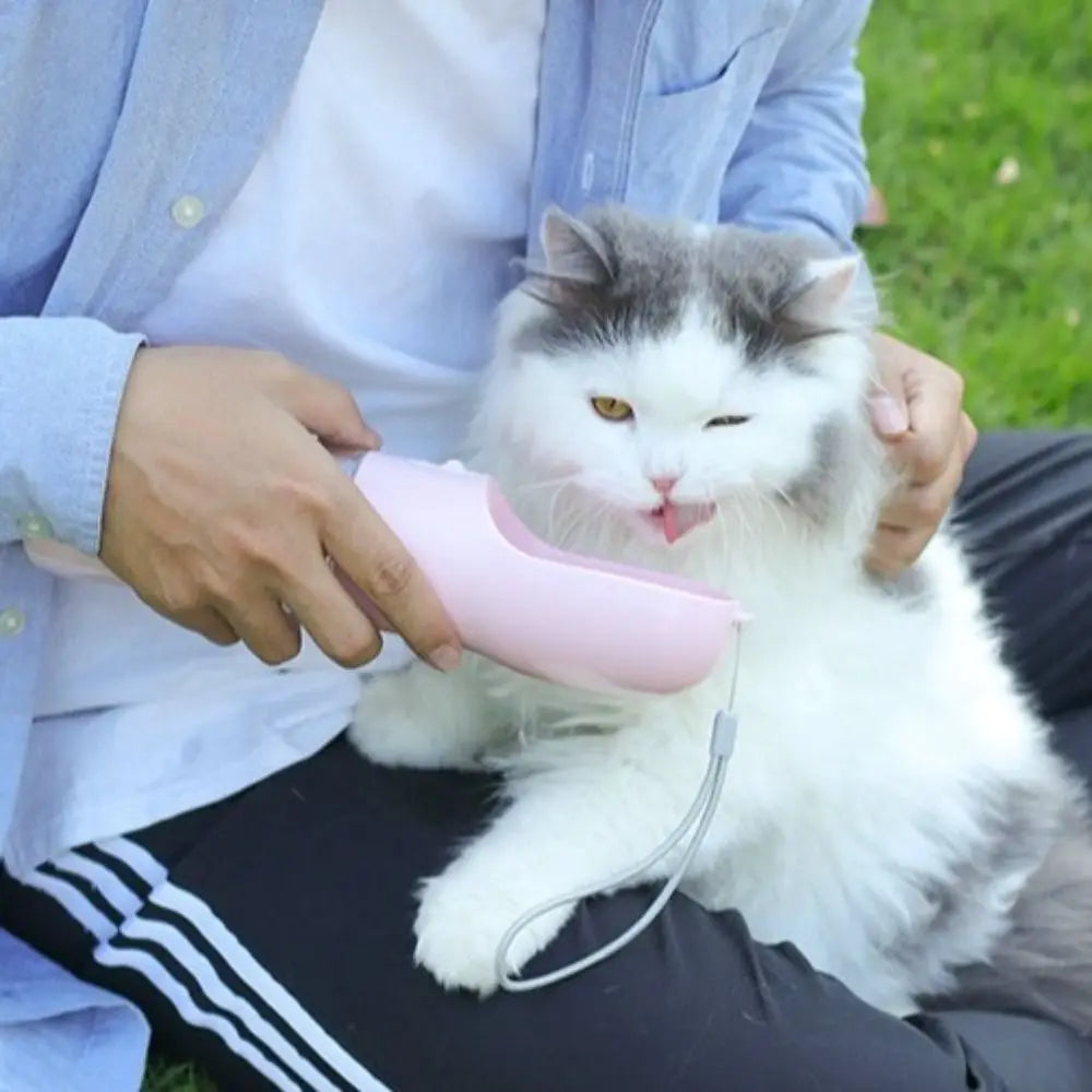 Pet Supplies 2-in-1 Pet Water Bottle Portable Plastic Pet Drinking Feeder Leakproof Pet Food Feeder Outdoor